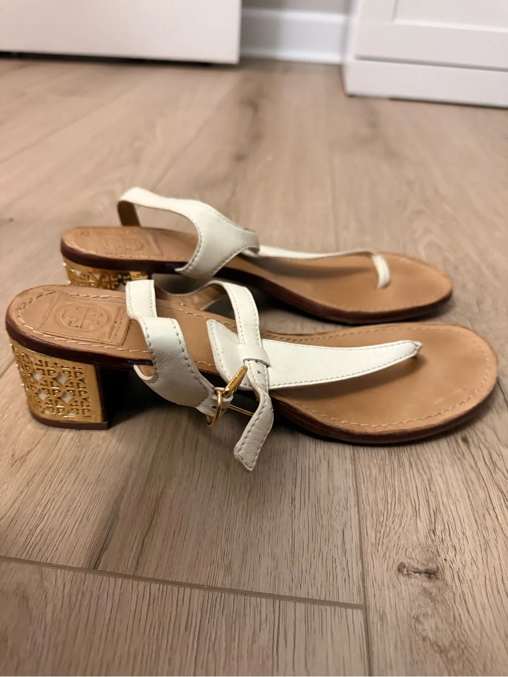 Tory Burch White Leather T-Strap heel/Sandals with Tan Footbed